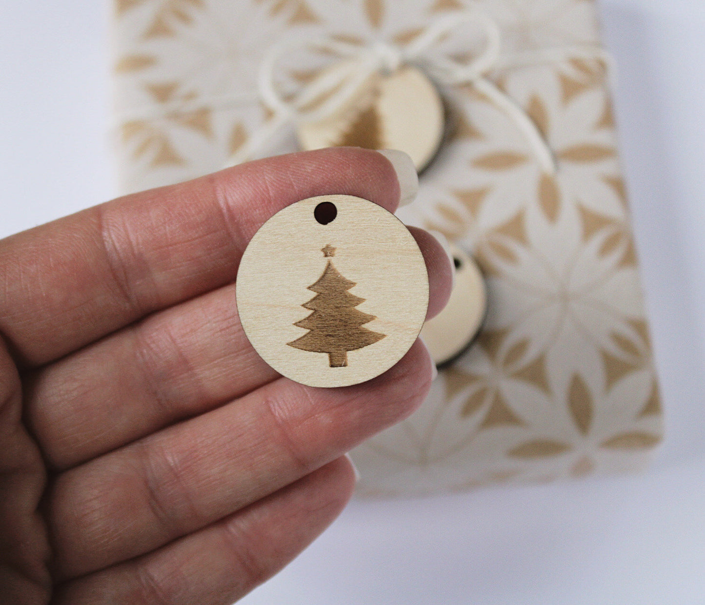 20 Wood Christmas tree gift tags in maple