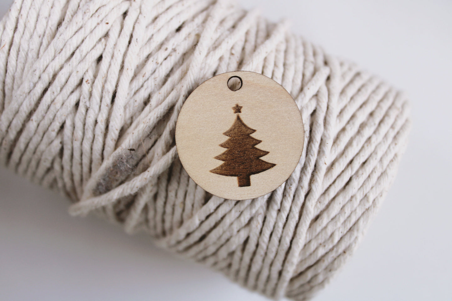 20 Wood Christmas tree gift tags in maple