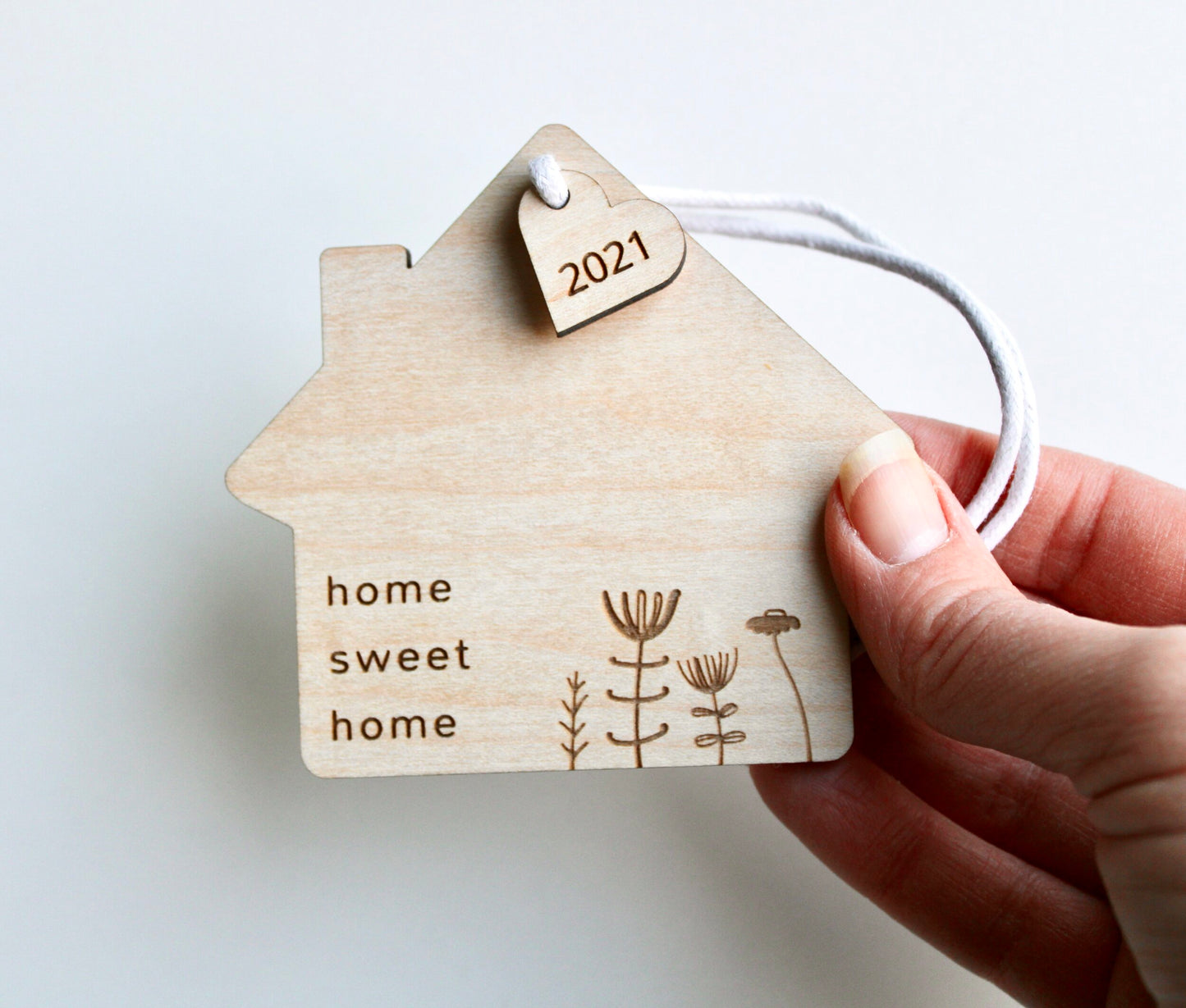 Housewarming gift with floral design