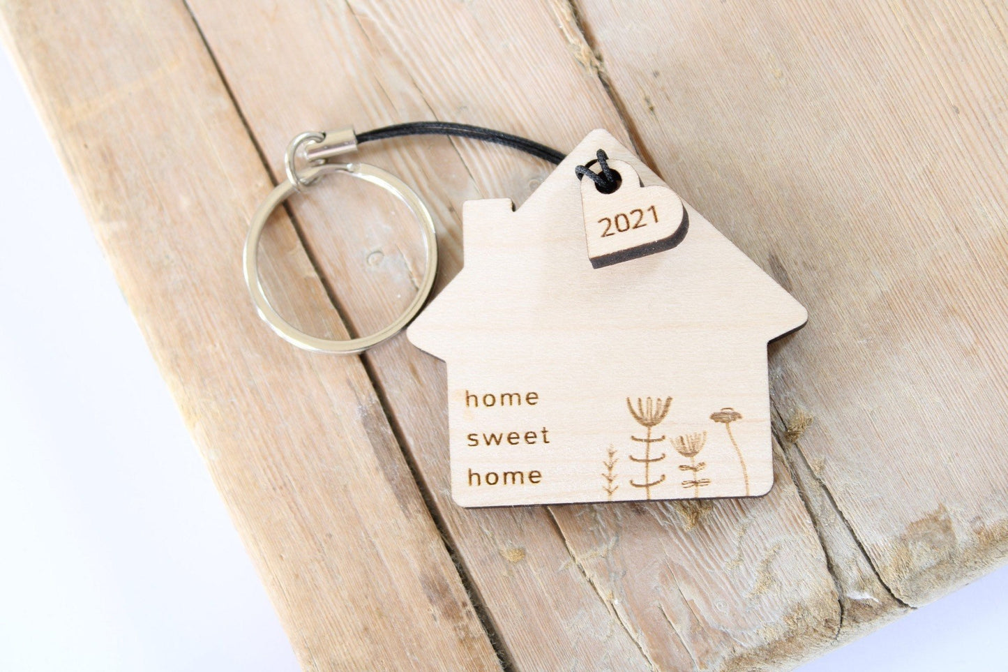 New home keyring with personalised heart tag