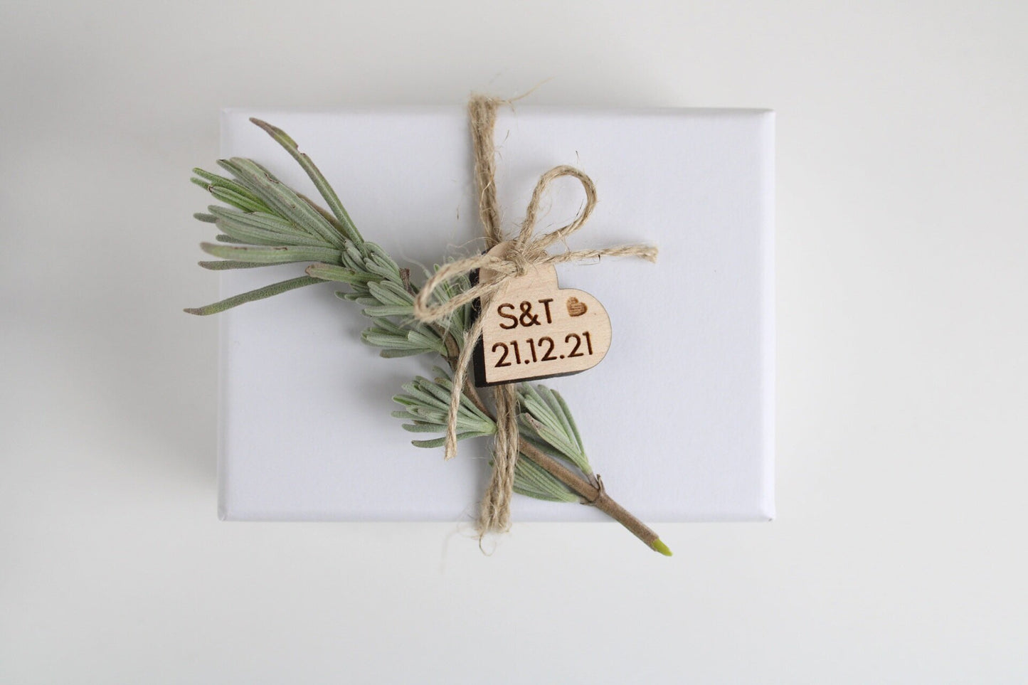 Wooden wedding favour tags