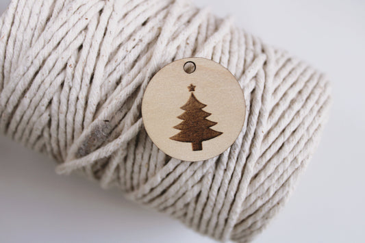20 Wood Christmas tree gift tags in maple