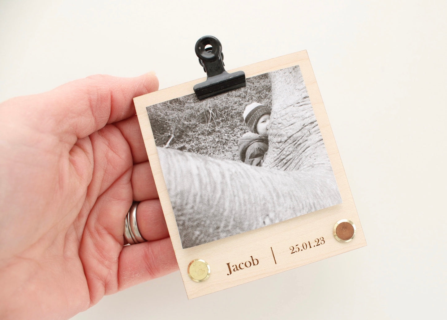 Freestanding wood picture frame for 7cm square pictures