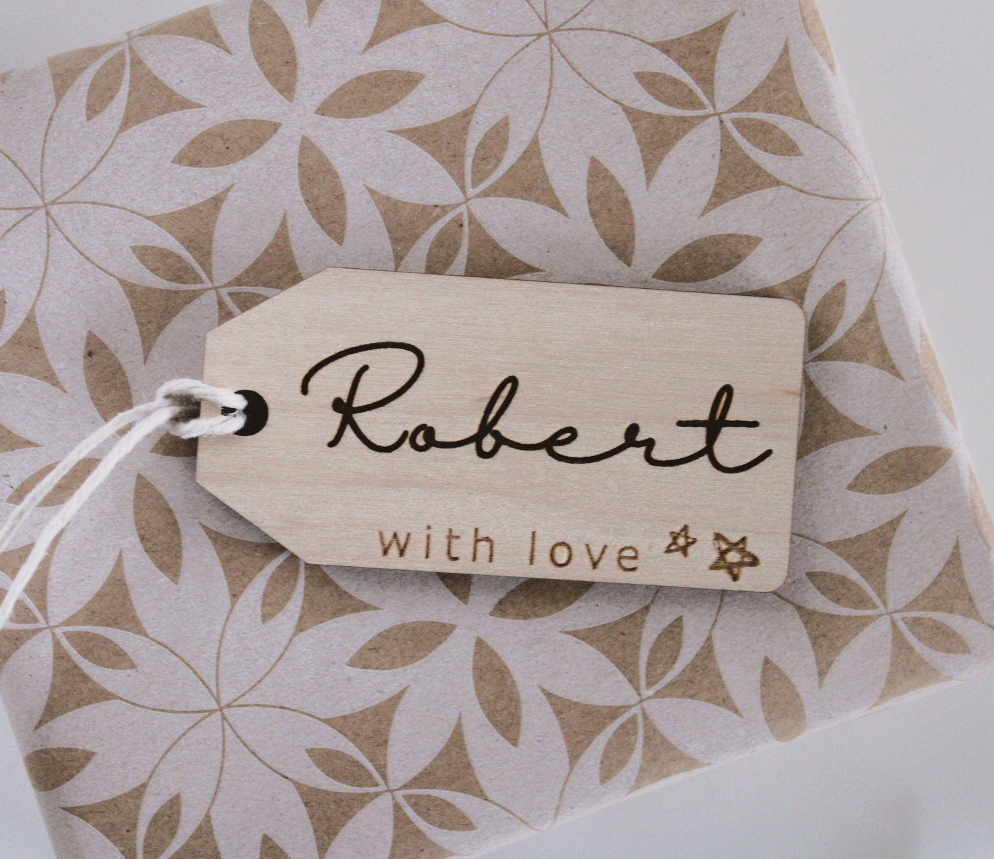Wood personalised gift tag