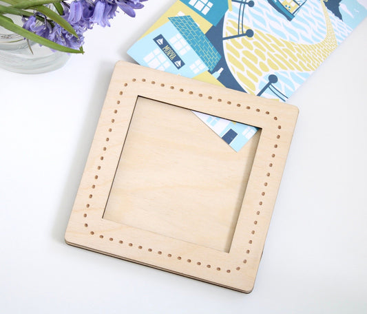 Square wooden frame - medium