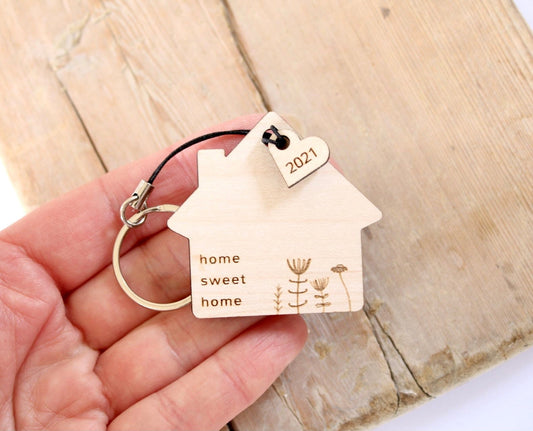 New home keyring with personalised heart tag