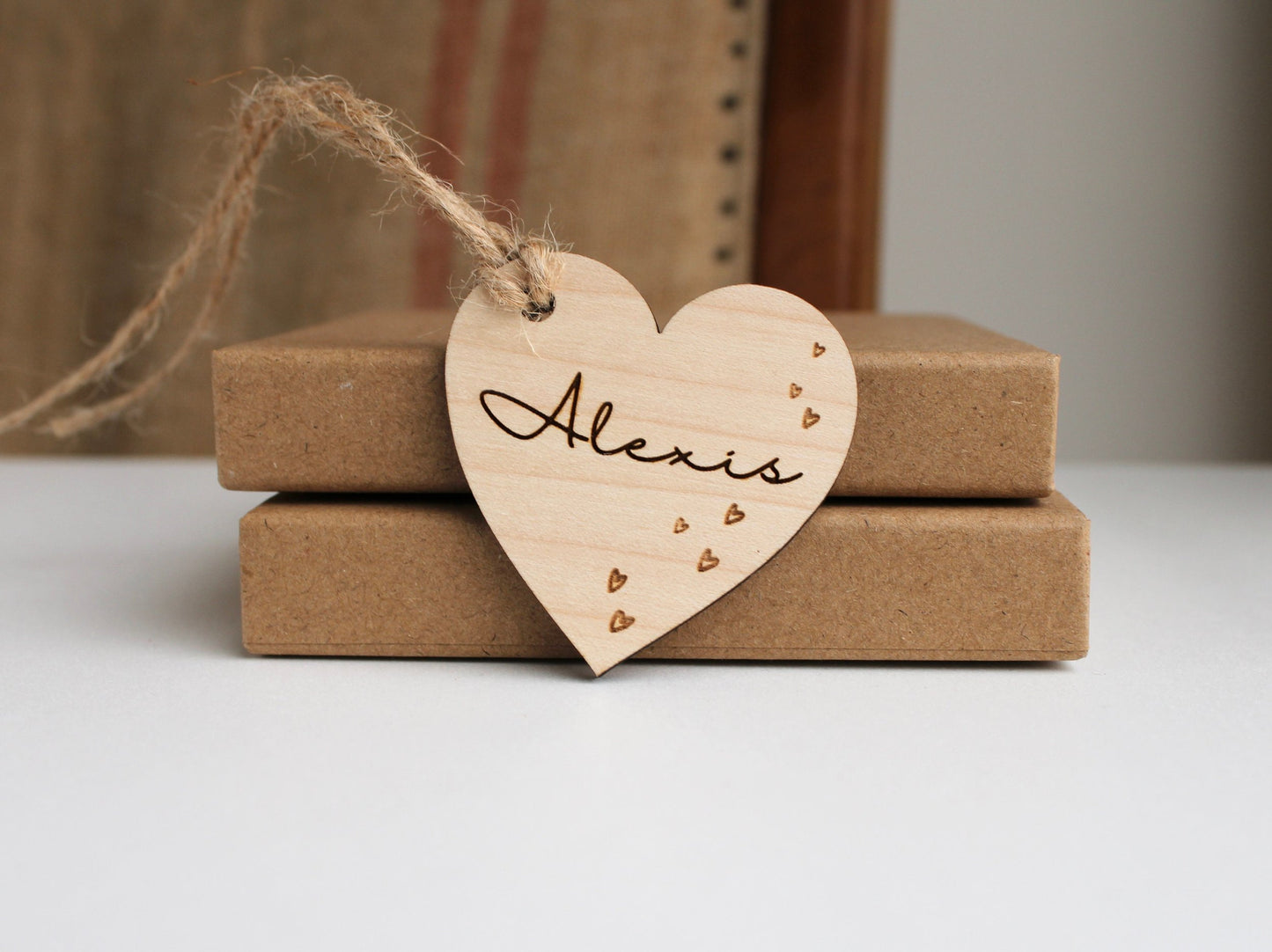 Wedding favour or place setting tags
